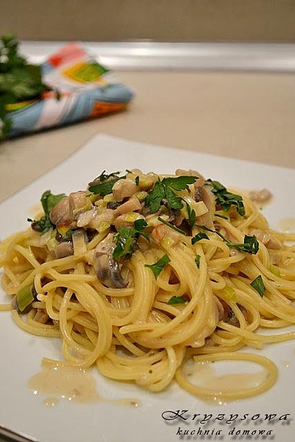 Spaghetti z pieczarkami i porem