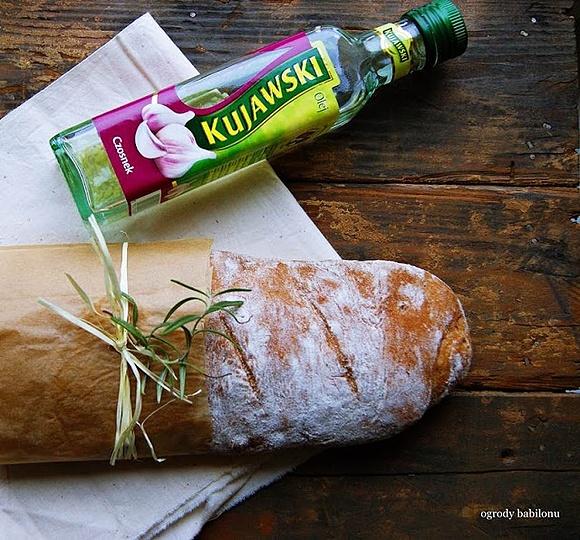 Chleb z czosnkiem i rozmarynem
