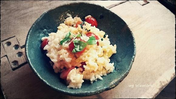 Risotto z pomidorkami i bazylią