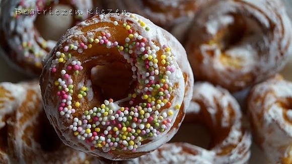Wianuszki z ciasta drożdżowego na tłusty czwartek