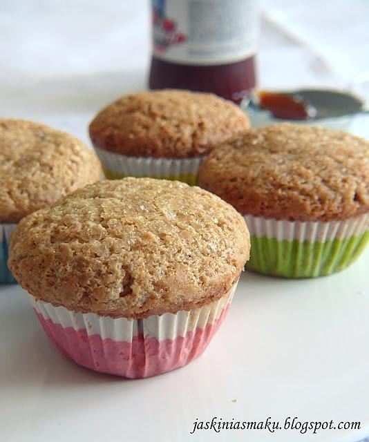 Muffinkowe pączki z marmoladą różaną