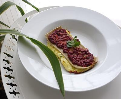 Serowa lasagne w sosie pomidorowym
