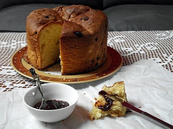 Panettone ciasto drożdżowe wysokie włoskie