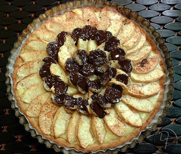 Tarta z jabłkami, bananami i budyniem