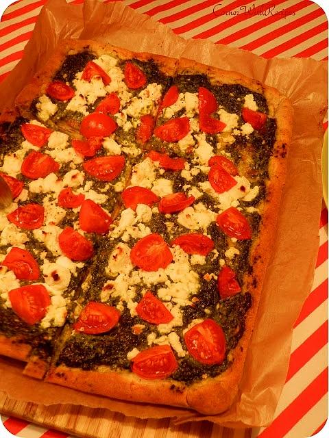 Pełnoziarnista pizza ze szpinakowym pesto