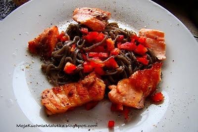 Makaron soba Hosan z łososiem