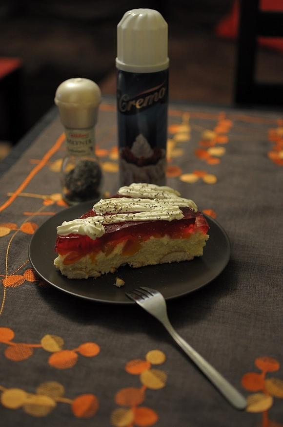 Tort z kaszy Manny z owocami i galaretką