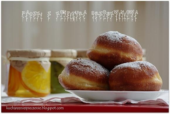 Pączki z konfiturą brzoskwiniową