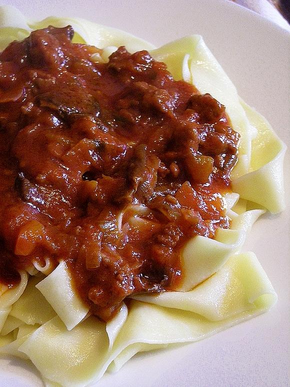 Ragù alla salsiccia – sos na bazie surowej kiełbasy