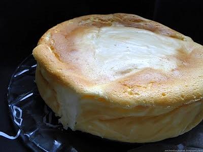 Sernik z malinami