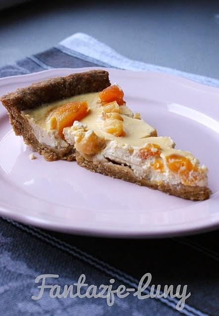 Dietetyczna tarta z ricottą i morelami