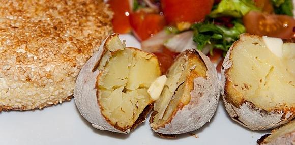 Ziemniaki z ogniska - przepis na smakowite pieczone ziemniaki