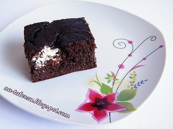 Placek czekoladowy z serem bez mąki i tłuszczu