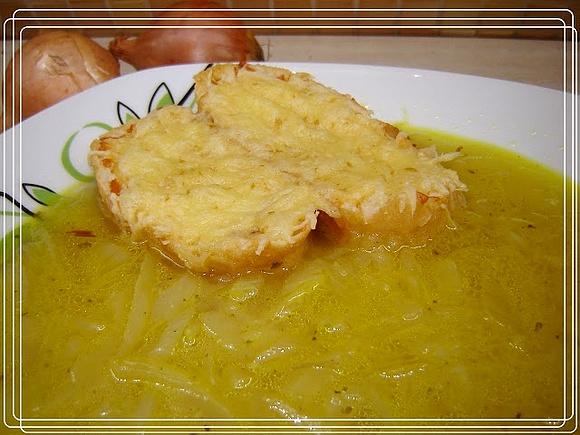 Francuska zupa serowo-cebulowa