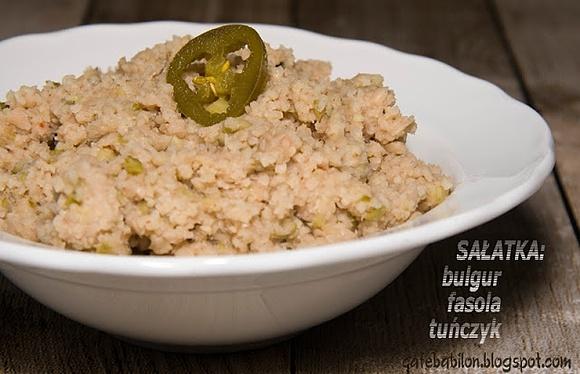 Sałatka z fasoli, tuńczyka i kaszy bulgur