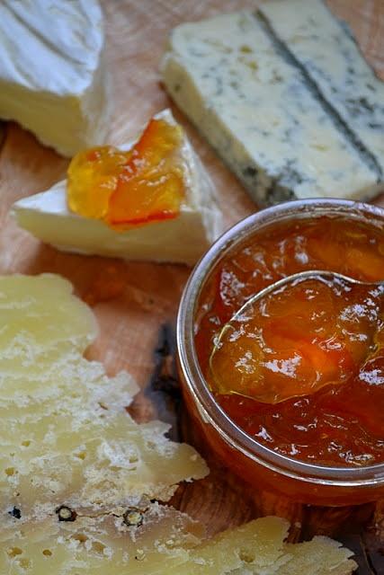 Słodko-gorzki brunch z owocem dzikiej pomarańczy
