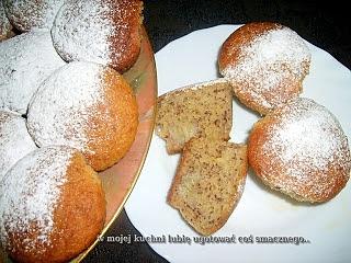 Banany z bananem babeczki