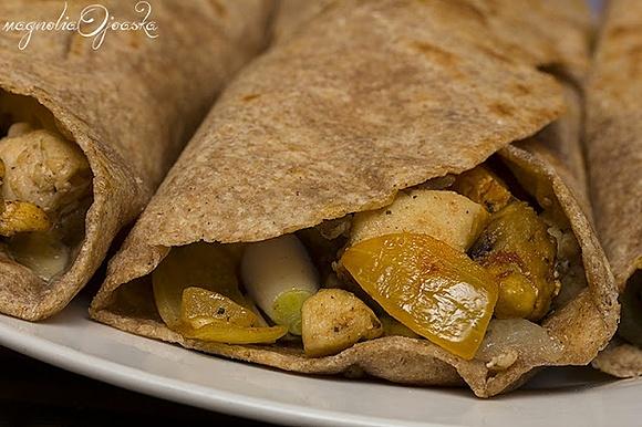 Tortillas z kurczakiem i pieczarkami