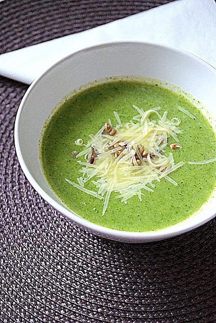 Zupa brokułowa z parmezanem