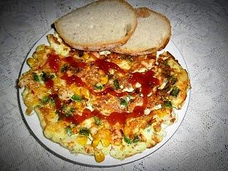 Frittata z papryką, szynką i serem żółtym