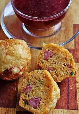 Muffiny z kiełbasą