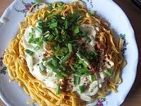 Makaron z sosem serowo-śmietanowym