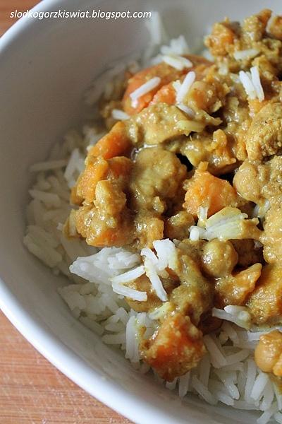 Curry z kurczakiem i słodkimi warzywami