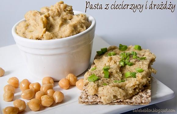 Pasta do chleba z drożdży i ciecierzycy