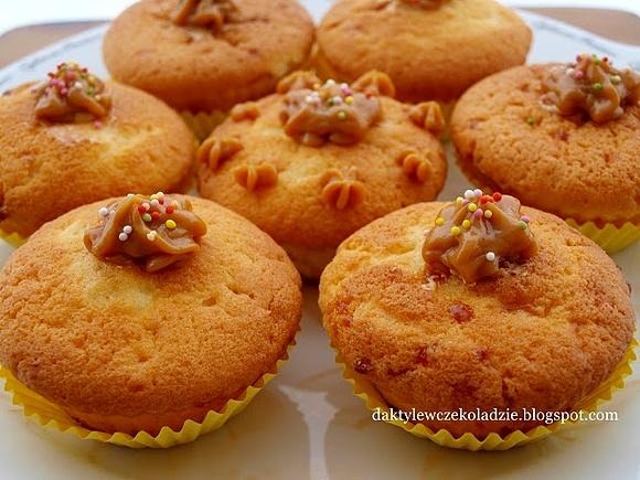 Muffinki krówkowe z mleczną soloną masą kajmakową