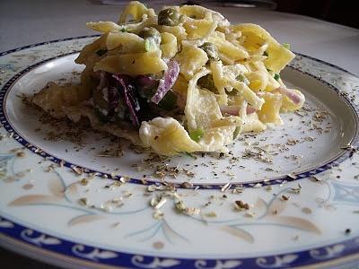Tagliatelle z sosem serowo-ziołowym