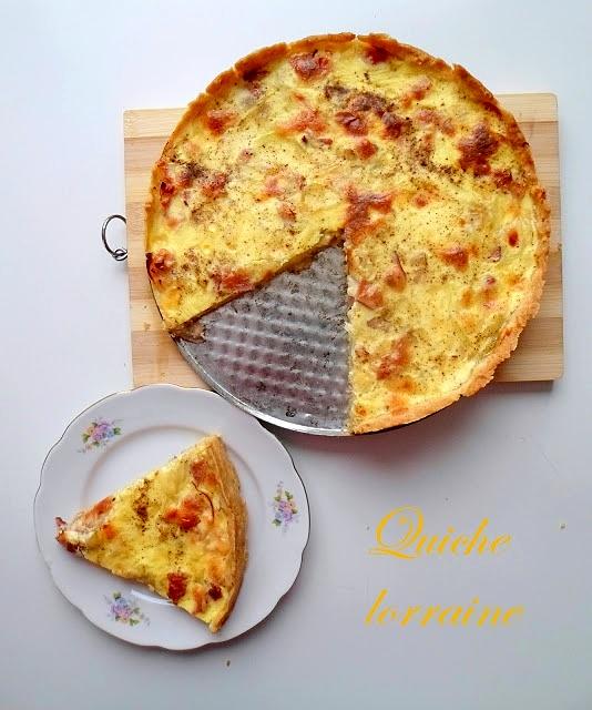 Quiche lorraine - tarta z boczkiem i cebulą