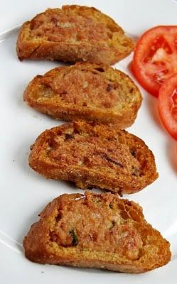 Kotlet w kromce chleba