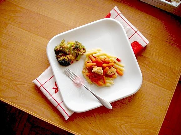Penne z warzywami i kurczakiem