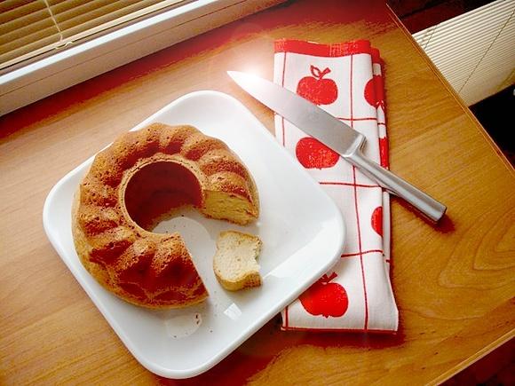 Cytrynowa babka na białkach