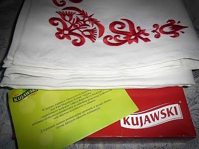 Obrus haftowany na ludowy styl wygrany w konkursie