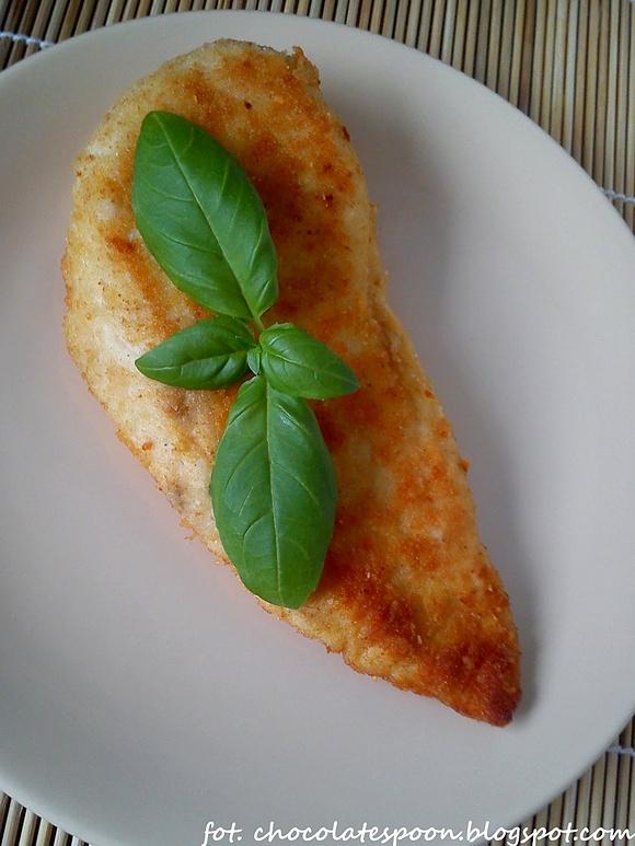 Pierś kurczaka w parmezanowej panierce