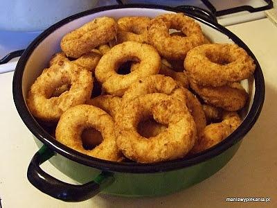 Oponki przepisy na tradycyjne słodkie pączki w formie oponek