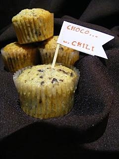 Miniaturowe babeczki z czekoladą i chili