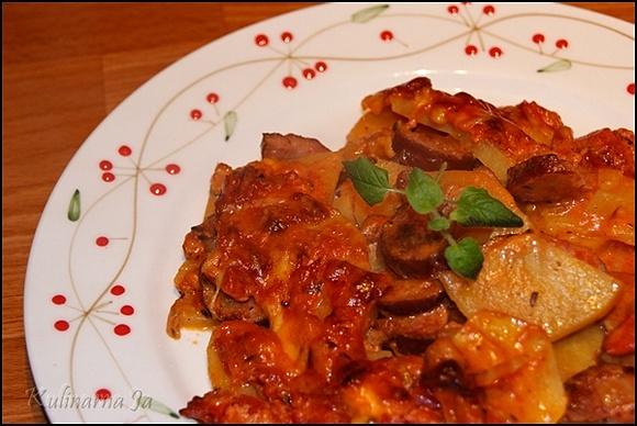 Zapiekanka z ziemniaków i kiełbasy
