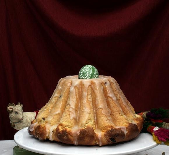 Babka drożdżowa wielkanocna - przepis na tradycyjne ciasto