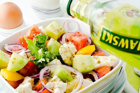 Sezonowa sałatka z bryndzą
