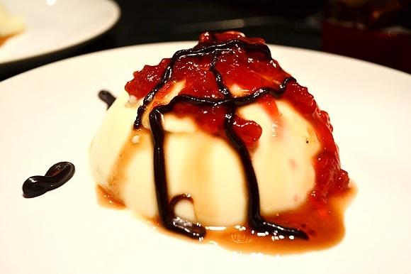 Panna Cotta - włoski deser z śmietanki i mleka