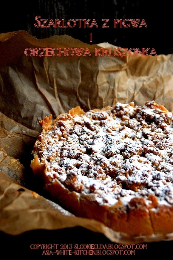 Szarlotka z pigwą i orzechową kruszonką