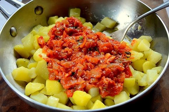 Patatas bravas