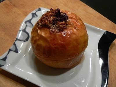 Pieczone jabłka z migdałami i żurawiną