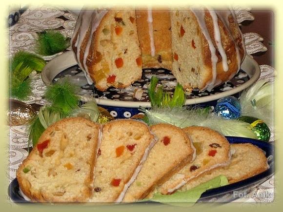 Babka drożdżowa z bakaliami