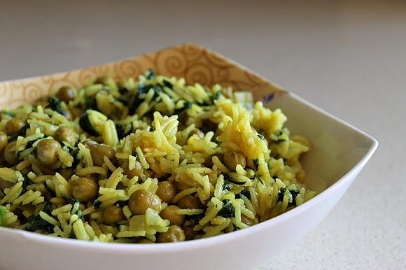 Risotto z groszkiem i szpinakiem