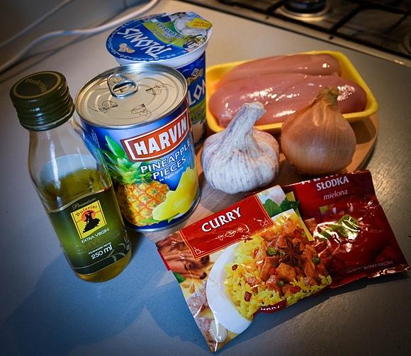 Curry z kurczakiem i ananasem - łatwe i aromatyczne danie indyjskie