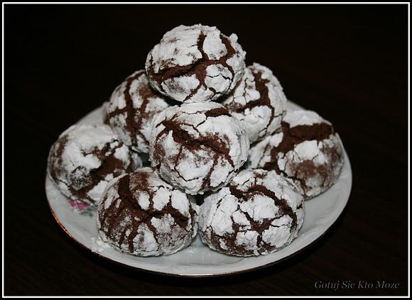 Czekoladowe ciasteczka crinkles