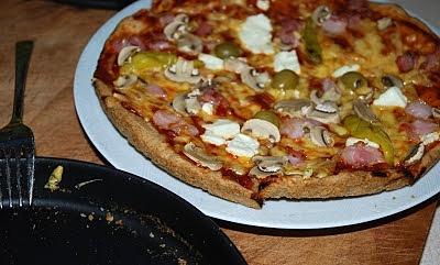 Chrupiąca pizza jak słynna amerykańska